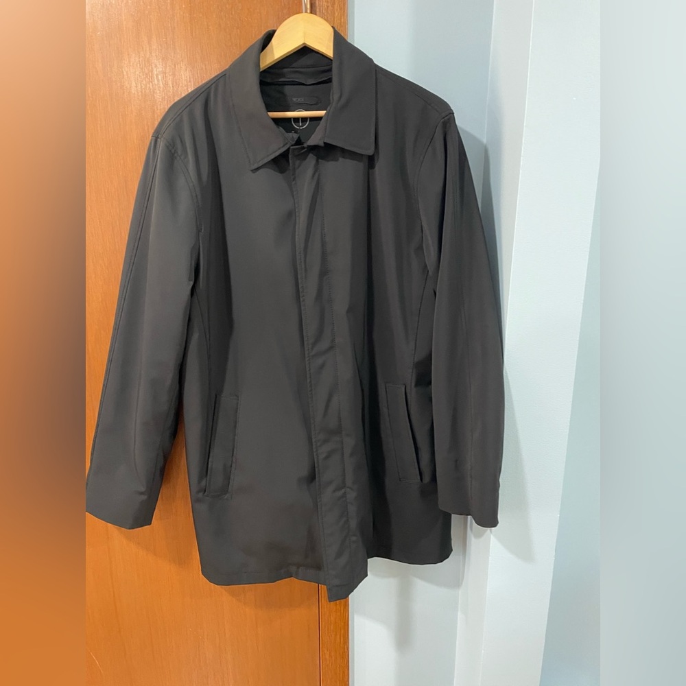 Men’s Tumi black coat